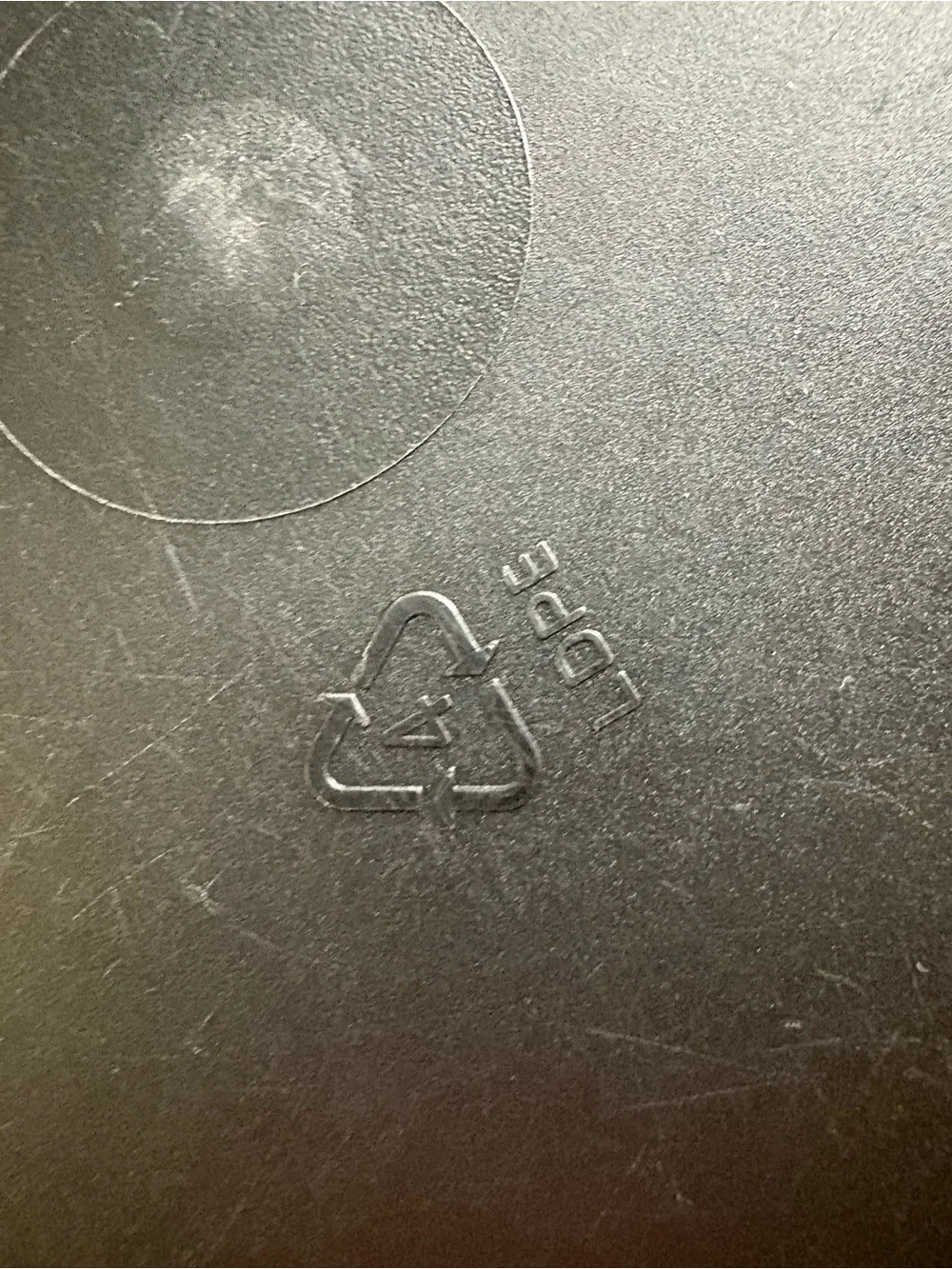 Tupperware bowl with seal. Bowl and seal are Z